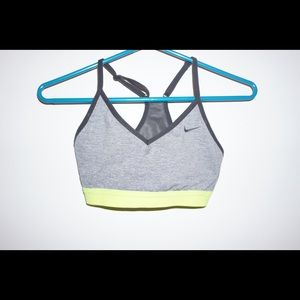 sports bra